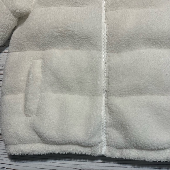 Girls Cropped Puffer Jacket - Picture 3 of 9